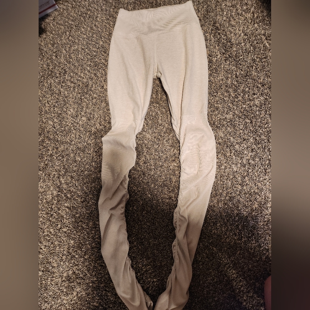 ALO Yoga Tan Leggings
